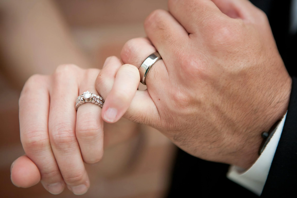 Apakah Cincin Nikah Harus Emas
