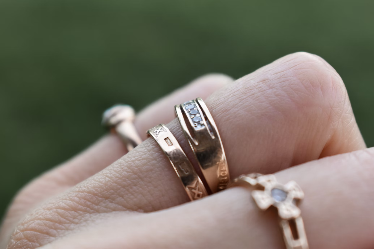 Mengenali Ciri Fisik Cincin Emas Asli