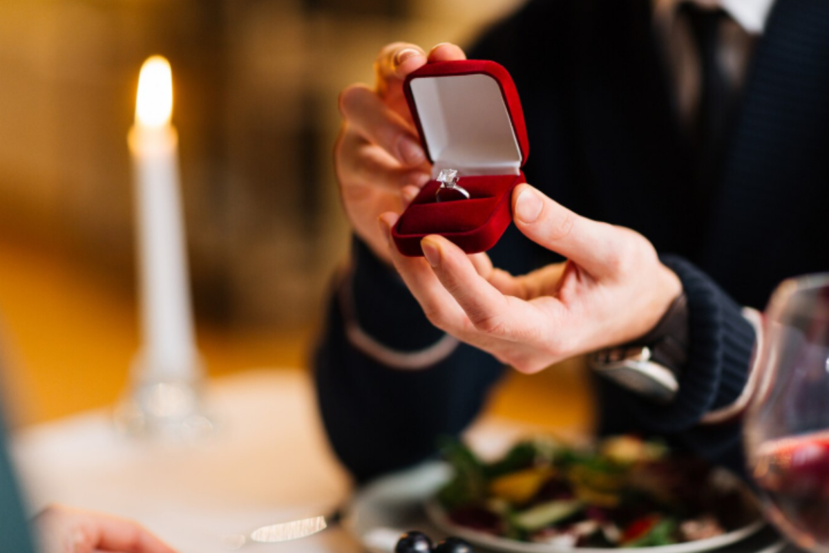 Tips Memilih Bahan Cincin Tunangan
