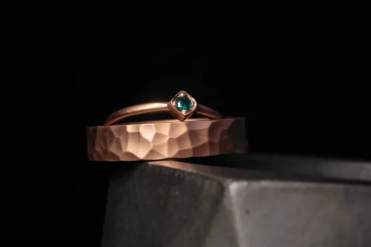 Waktu Pemberian Cincin Tunangan dan Nikah