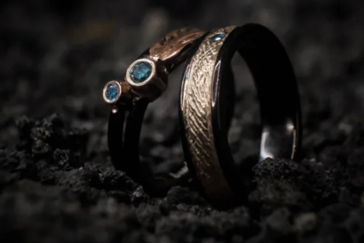 cincin tunangan di jari mana