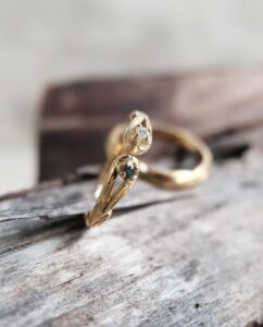 pilih pengerajin atau brand yang terpercaya seperti rockologist