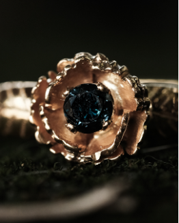 Inspirasi cincin wanita mewah - Colored Gemstone Accent