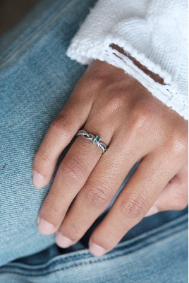 cincin di Jari manis kanan