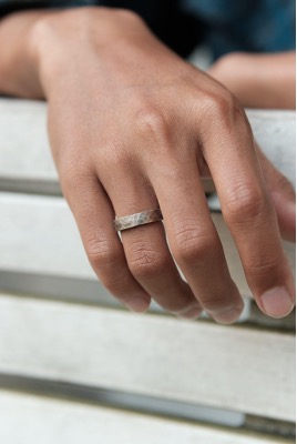 inspirasi cincin di jari manis kanan